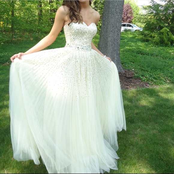 Sherri Hill Prom Dress - Picture 5 of 5